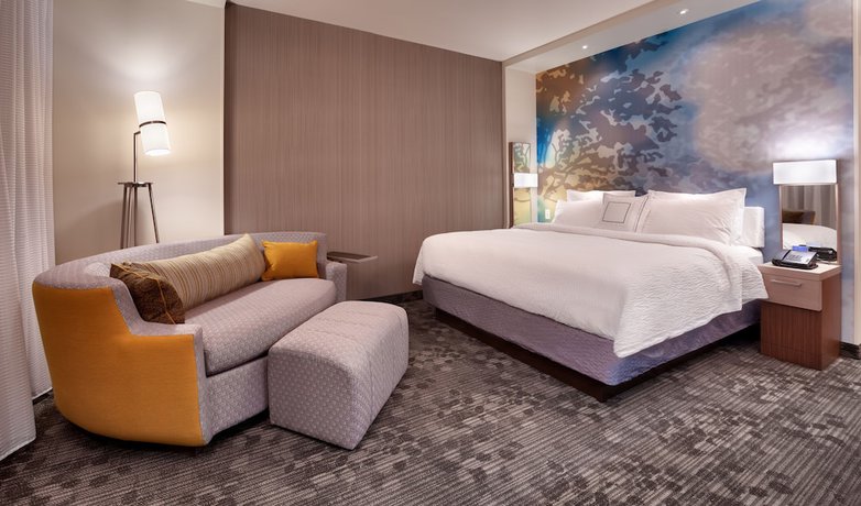 Imagen de la habitación del Hotel Courtyard by Marriott Boston Littleton. Foto 16