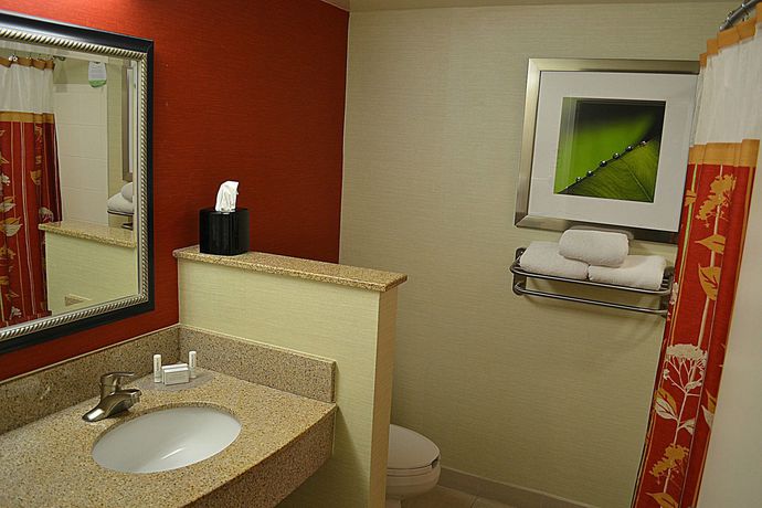 Imagen de la habitación del Hotel Courtyard by Marriott Brunswick. Foto 3