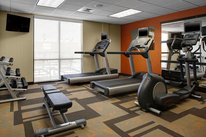 Imagen de los interiores del Hotel Courtyard by Marriott Brunswick. Foto 7