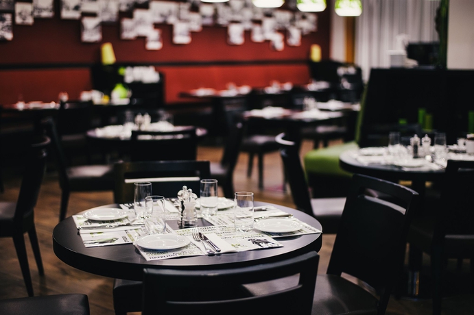 Imagen del bar/restaurante del Hotel Courtyard by Marriott Budapest City Centre. Foto 2