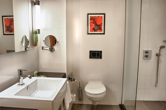 Imagen de la habitación del Hotel Courtyard by Marriott Budapest City Centre. Foto 5