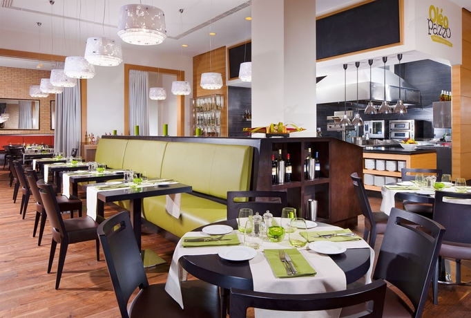 Imagen del bar/restaurante del Hotel Courtyard by Marriott Budapest City Centre. Foto 4