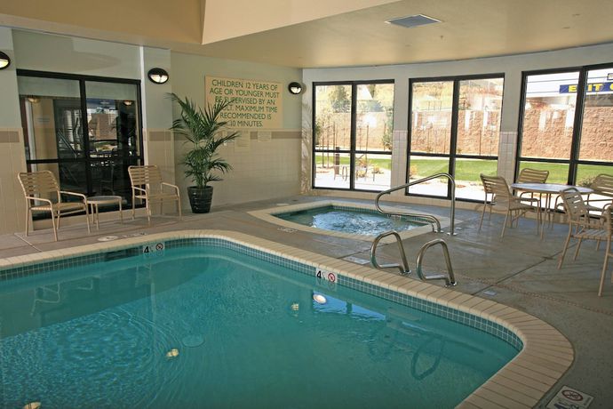 Imagen de la piscina del Hotel Courtyard by Marriott Carson City. Foto 13