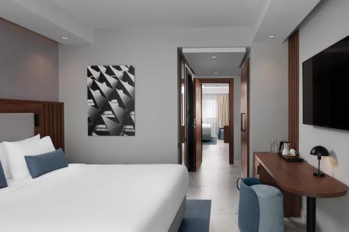 Imagen de la habitación del Hotel Courtyard by Marriott Casablanca Downtown. Foto 16