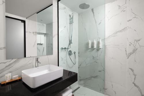 Imagen de la habitación del Hotel Courtyard by Marriott Casablanca Downtown. Foto 17