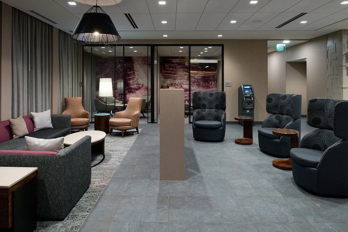 Imagen de los interiores del Hotel Courtyard by Marriott Charlotte Steele Creek. Foto 19