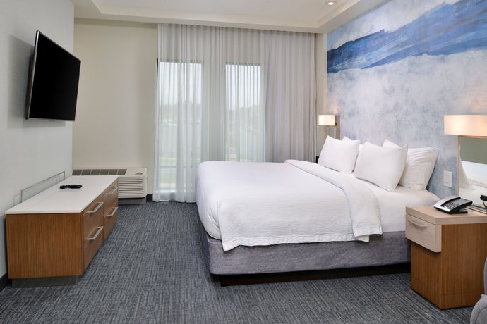 Imagen de la habitación del Hotel Courtyard by Marriott Charlotte Steele Creek. Foto 15
