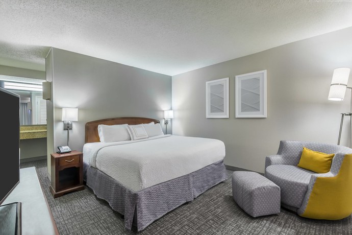Imagen de la habitación del Hotel Courtyard by Marriott Chattanooga Downtown. Foto 3