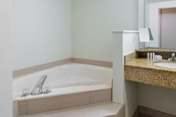 Imagen de la habitación del Hotel Courtyard by Marriott Chattanooga Downtown. Foto 6