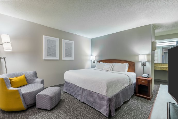 Imagen de la habitación del Hotel Courtyard by Marriott Chattanooga Downtown. Foto 8