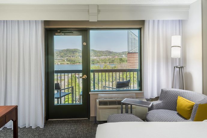 Imagen de la habitación del Hotel Courtyard by Marriott Chattanooga Downtown. Foto 10