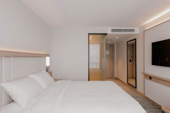 Imagen de la habitación del Hotel Courtyard by Marriott Chisinau. Foto 4