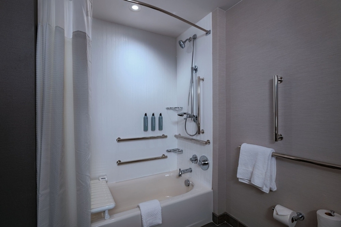 Imagen de la habitación del Hotel Courtyard by Marriott Colorado Springs North/Air Force Academy. Foto 9