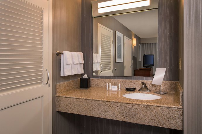 Imagen de la habitación del Hotel Courtyard by Marriott Columbia. Foto 7