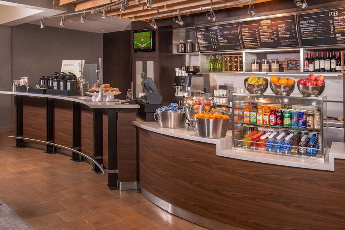 Imagen del bar/restaurante del Hotel Courtyard by Marriott Columbia. Foto 2
