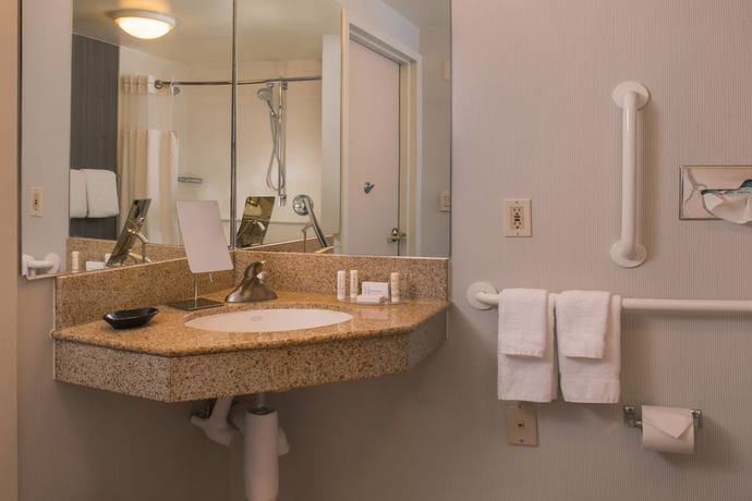 Imagen de la habitación del Hotel Courtyard by Marriott Columbia. Foto 10