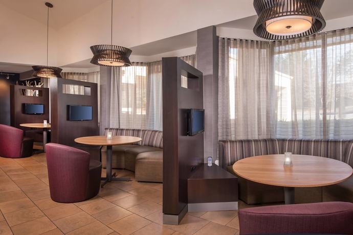 Imagen del bar/restaurante del Hotel Courtyard by Marriott Columbia. Foto 3
