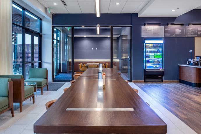 Imagen de los interiores del Hotel Courtyard by Marriott Conway. Foto 16