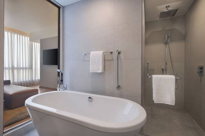 Imagen de la habitación del Hotel Courtyard by Marriott Culture Village, Dubai. Foto 4