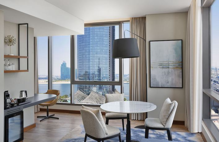 Imagen de la habitación del Hotel Courtyard by Marriott Culture Village, Dubai. Foto 5