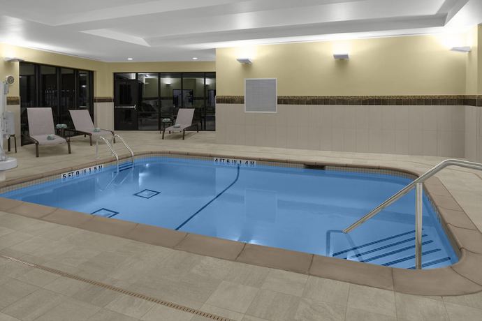 Imagen de la piscina del Hotel Courtyard by Marriott Dallas Flower Mound. Foto 20
