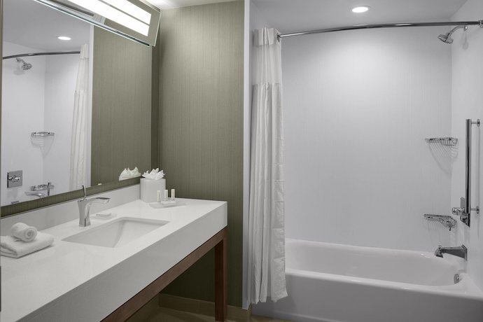 Imagen de la habitación del Hotel Courtyard by Marriott Dallas Flower Mound. Foto 13