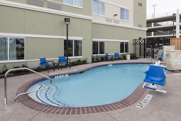 Imagen de la piscina del Hotel Courtyard by Marriott Dallas Plano/Richardson. Foto 17