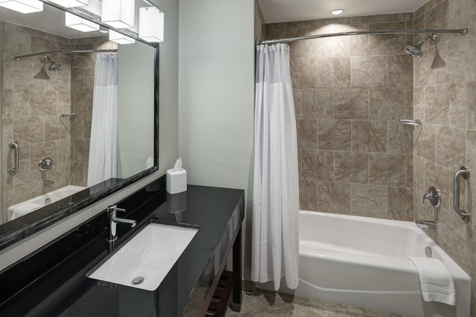 Imagen de la habitación del Hotel Courtyard by Marriott Dallas Plano/Richardson. Foto 9