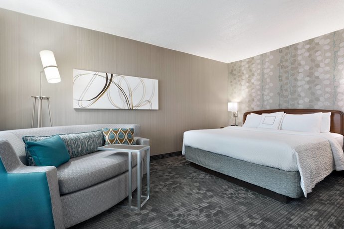 Imagen de la habitación del Hotel Courtyard by Marriott Dayton Beavercreek. Foto 5