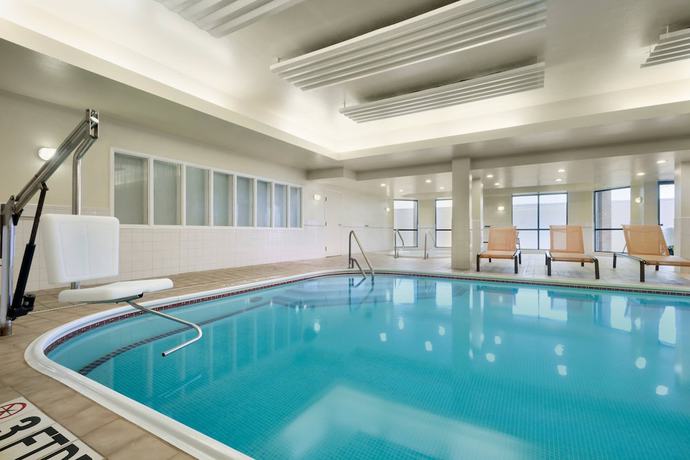 Imagen de los interiores del Hotel Courtyard by Marriott Dayton Beavercreek. Foto 15