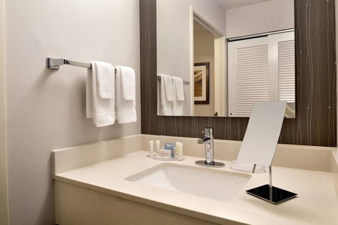 Imagen de la habitación del Hotel Courtyard by Marriott Dayton Beavercreek. Foto 7