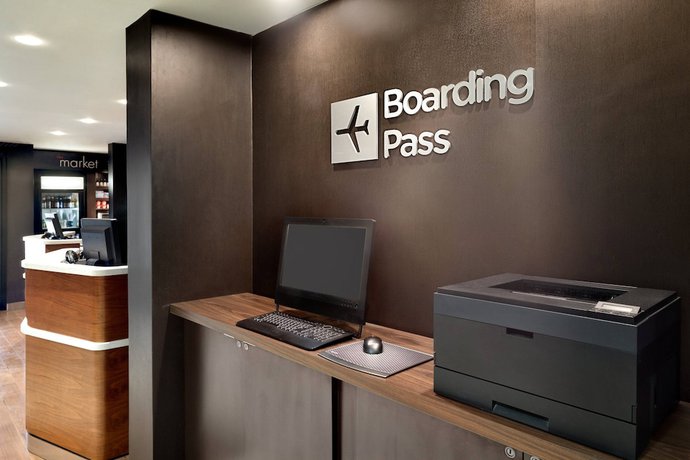 Imagen de los interiores del Hotel Courtyard by Marriott Dayton Beavercreek. Foto 16