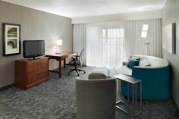 Imagen de la habitación del Hotel Courtyard by Marriott Dayton Beavercreek. Foto 9