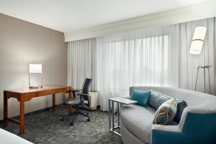 Imagen de la habitación del Hotel Courtyard by Marriott Dayton Beavercreek. Foto 10