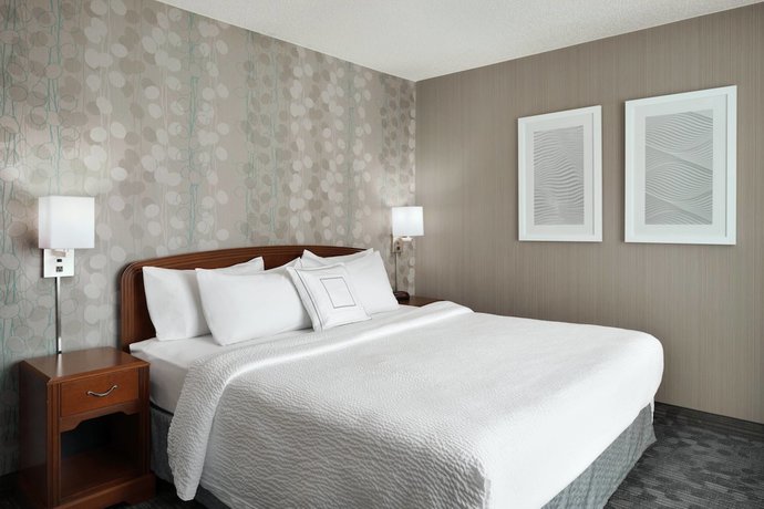 Imagen de la habitación del Hotel Courtyard by Marriott Dayton Beavercreek. Foto 13