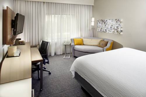 Imagen de la habitación del Hotel Courtyard by Marriott Detroit Brighton. Foto 4