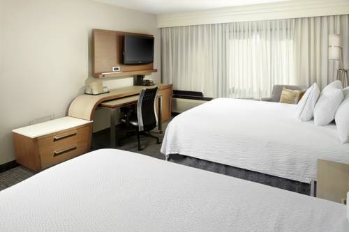 Imagen de la habitación del Hotel Courtyard by Marriott Detroit Brighton. Foto 5