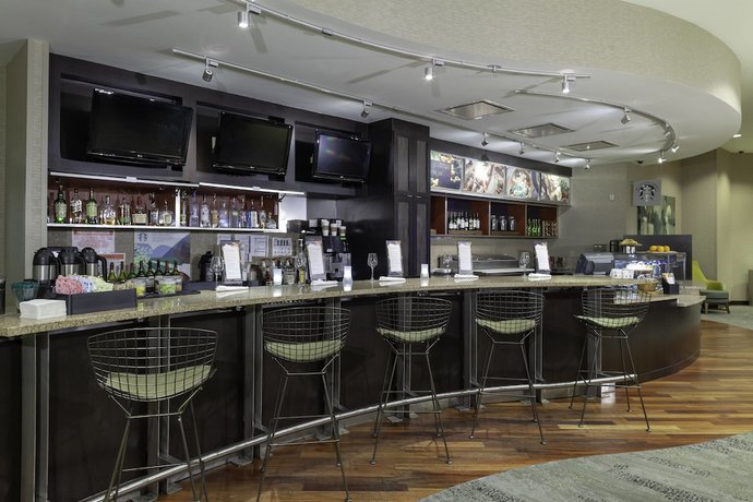 Imagen del bar/restaurante del Hotel Courtyard by Marriott Downtown Memphis. Foto 2