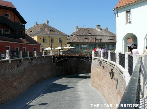 Imagen general del Hotel Courtyard by Marriott Downtown Sibiu. Foto 1