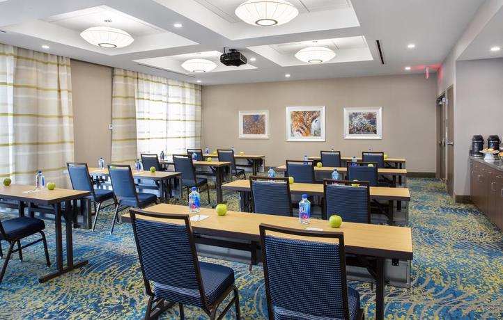 Imagen de los interiores del Hotel Courtyard by Marriott Faro Blanco Resort. Foto 16