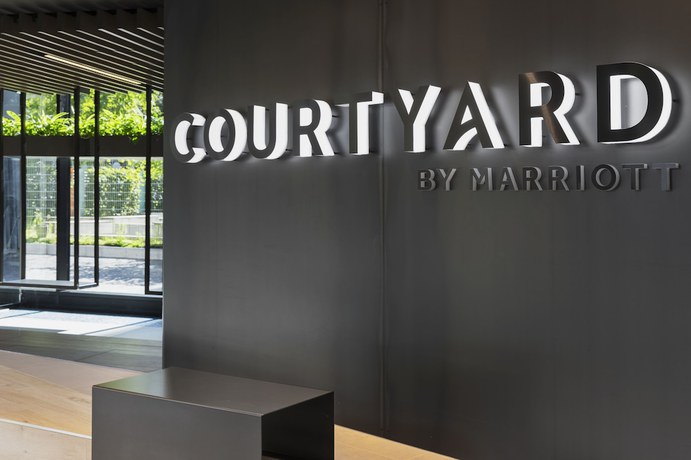 Imagen de los interiores del Hotel Courtyard by Marriott Freiburg. Foto 20