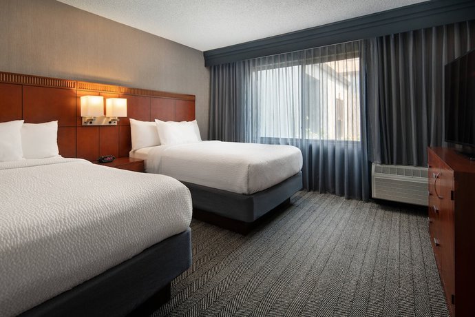 Imagen de la habitación del Hotel Courtyard by Marriott Fresno. Foto 4