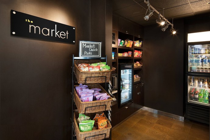 Imagen de los interiores del Hotel Courtyard by Marriott Fresno. Foto 17