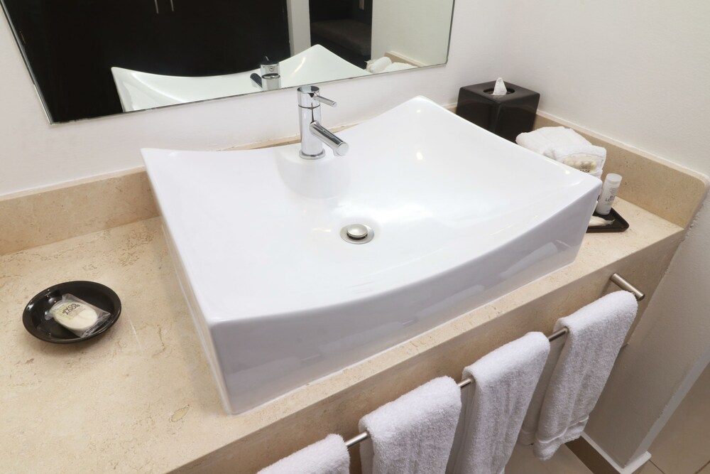 Imagen de la habitación del Hotel Courtyard by Marriott Guadalajara Andares. Foto 13