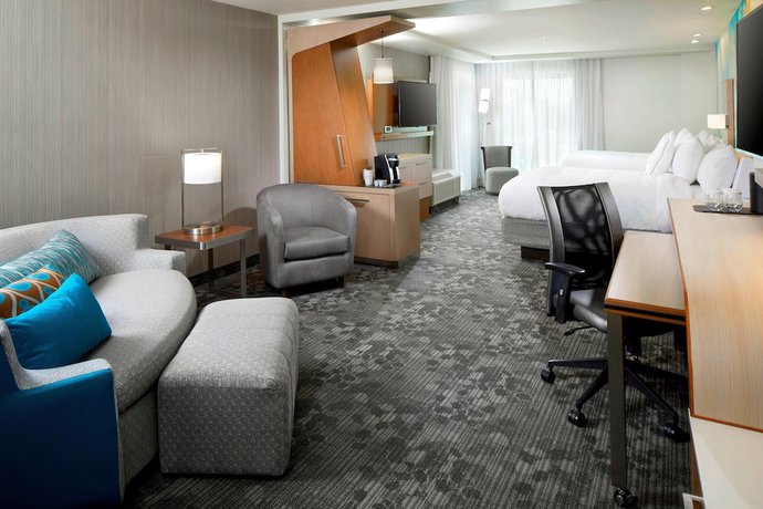 Imagen de la habitación del Hotel Courtyard by Marriott Houston Intercontinental Airport. Foto 12