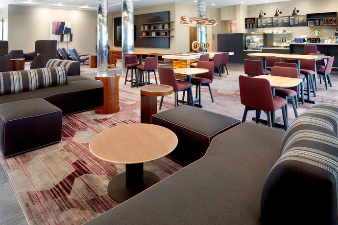 Imagen del bar/restaurante del Hotel Courtyard by Marriott Houston Intercontinental Airport. Foto 1