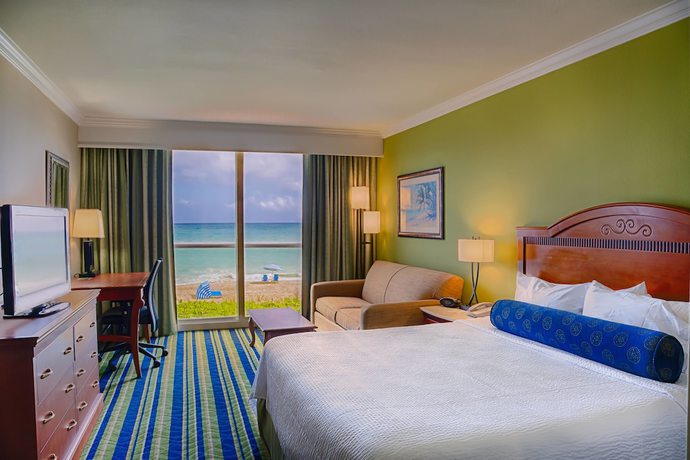 Imagen de la habitación del Hotel Courtyard by Marriott Hutchinson Island. Foto 7