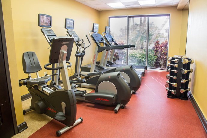 Imagen de los interiores del Hotel Courtyard by Marriott Hutchinson Island. Foto 18