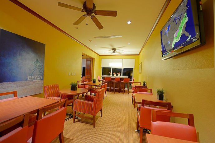 Imagen del bar/restaurante del Hotel Courtyard by Marriott Hutchinson Island. Foto 3