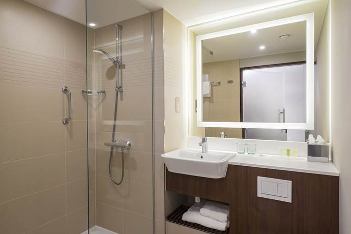 Imagen de la habitación del Hotel Courtyard by Marriott Inverness Airport. Foto 3